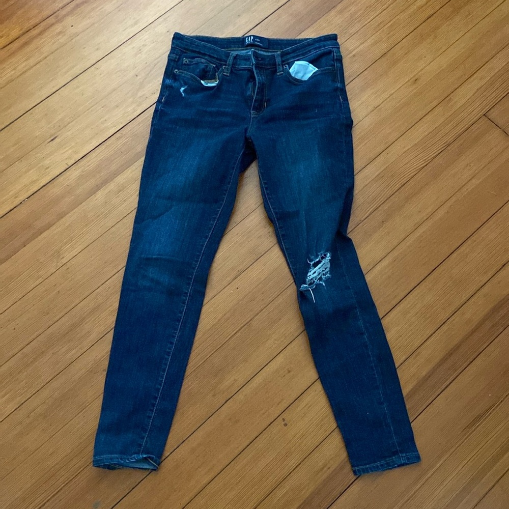 GAP dark wash blue skinny jeans (size 6/28)